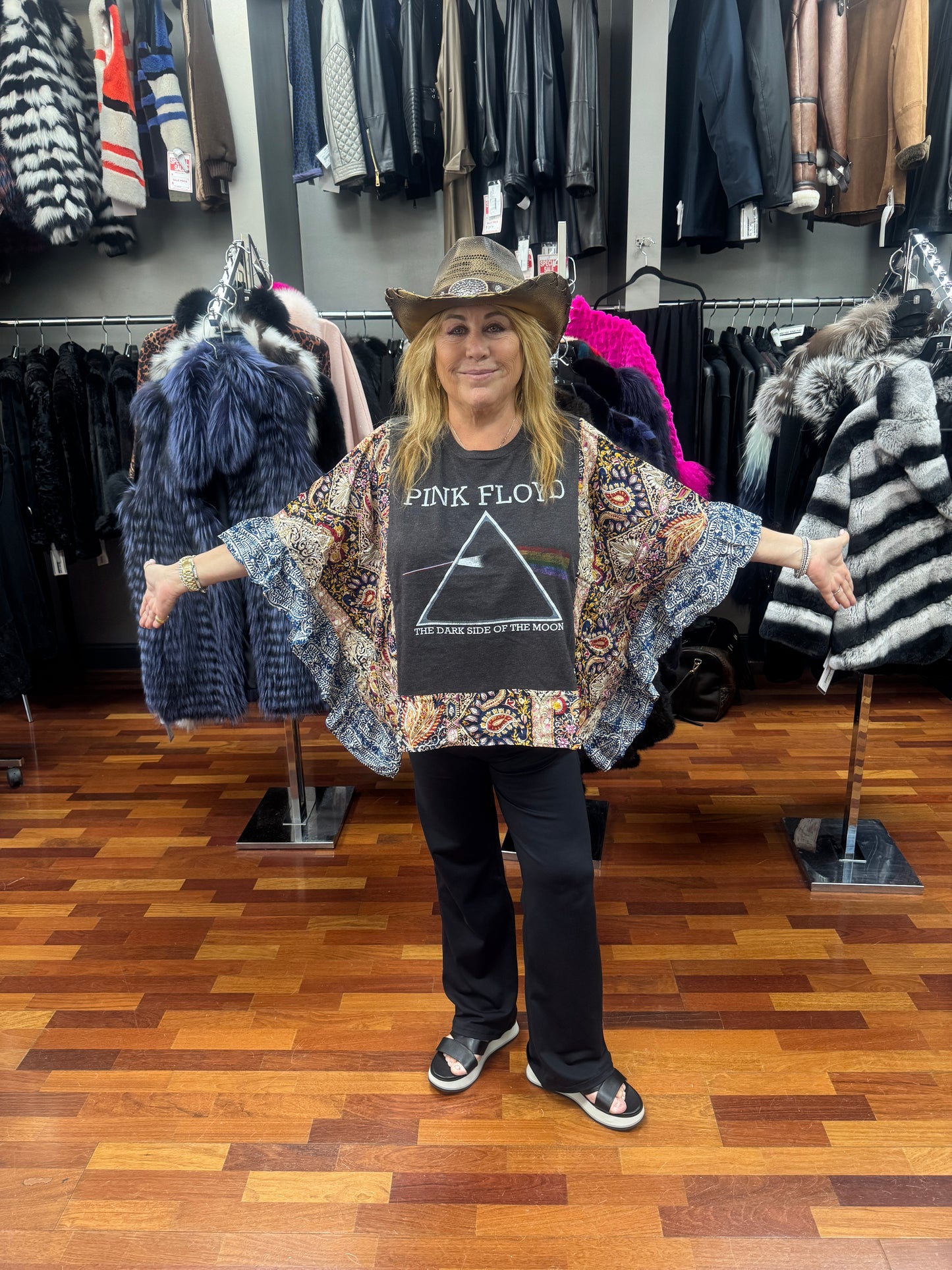 Shannon Passero Band Pullover