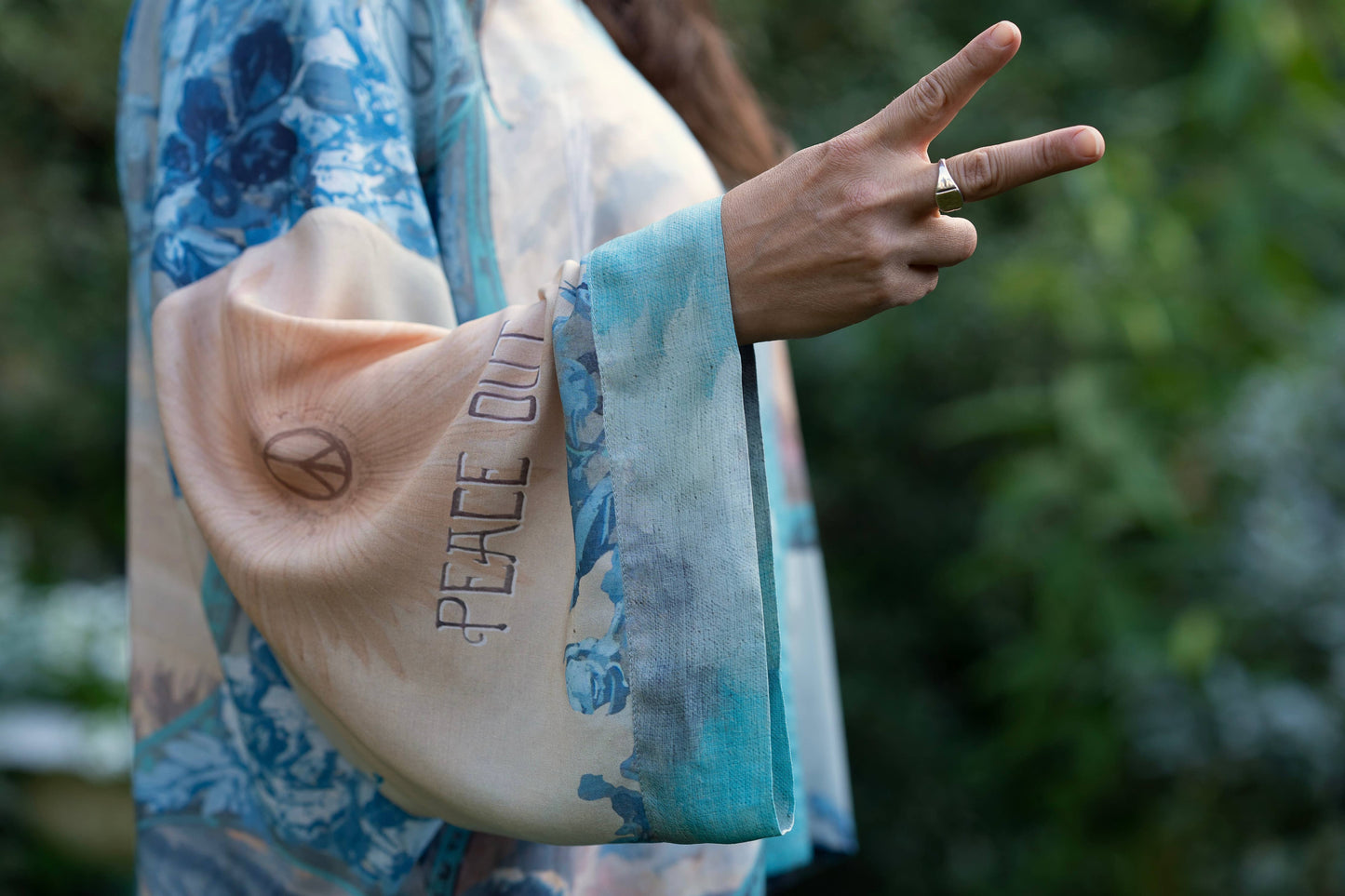 Market to Stars
Peace Out Cropped Kimono Pixie Duster with Doves and Sunrise