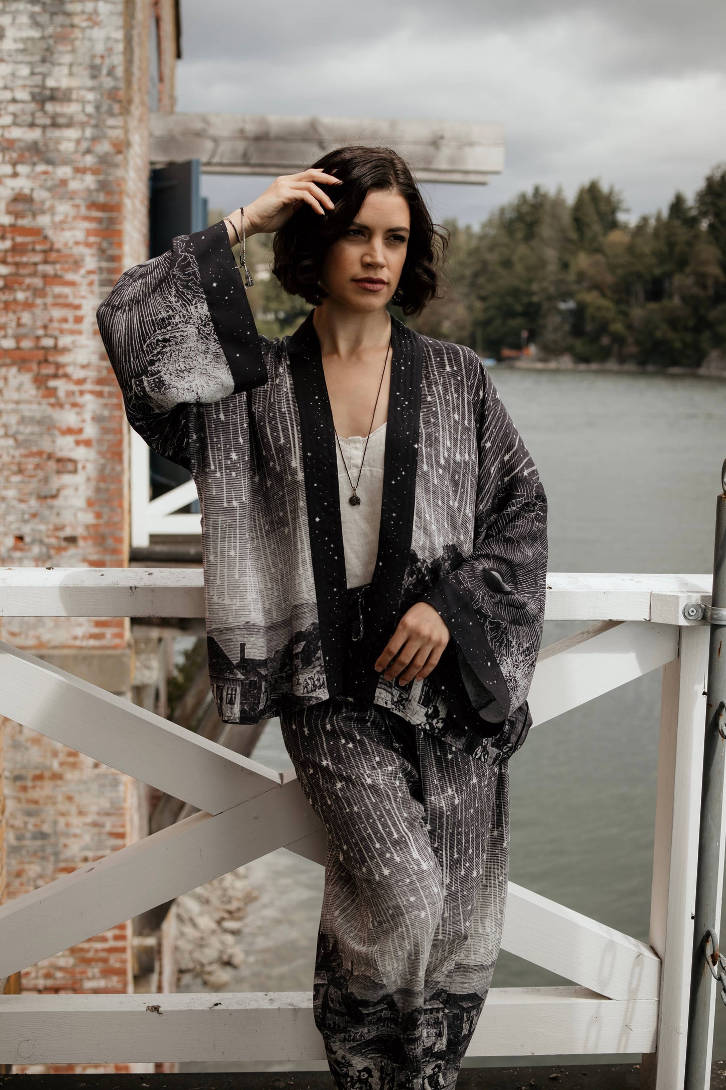 Market of Stars Stargazer Pixie Duster Cropped Kimono w/ Falling Stars O/S