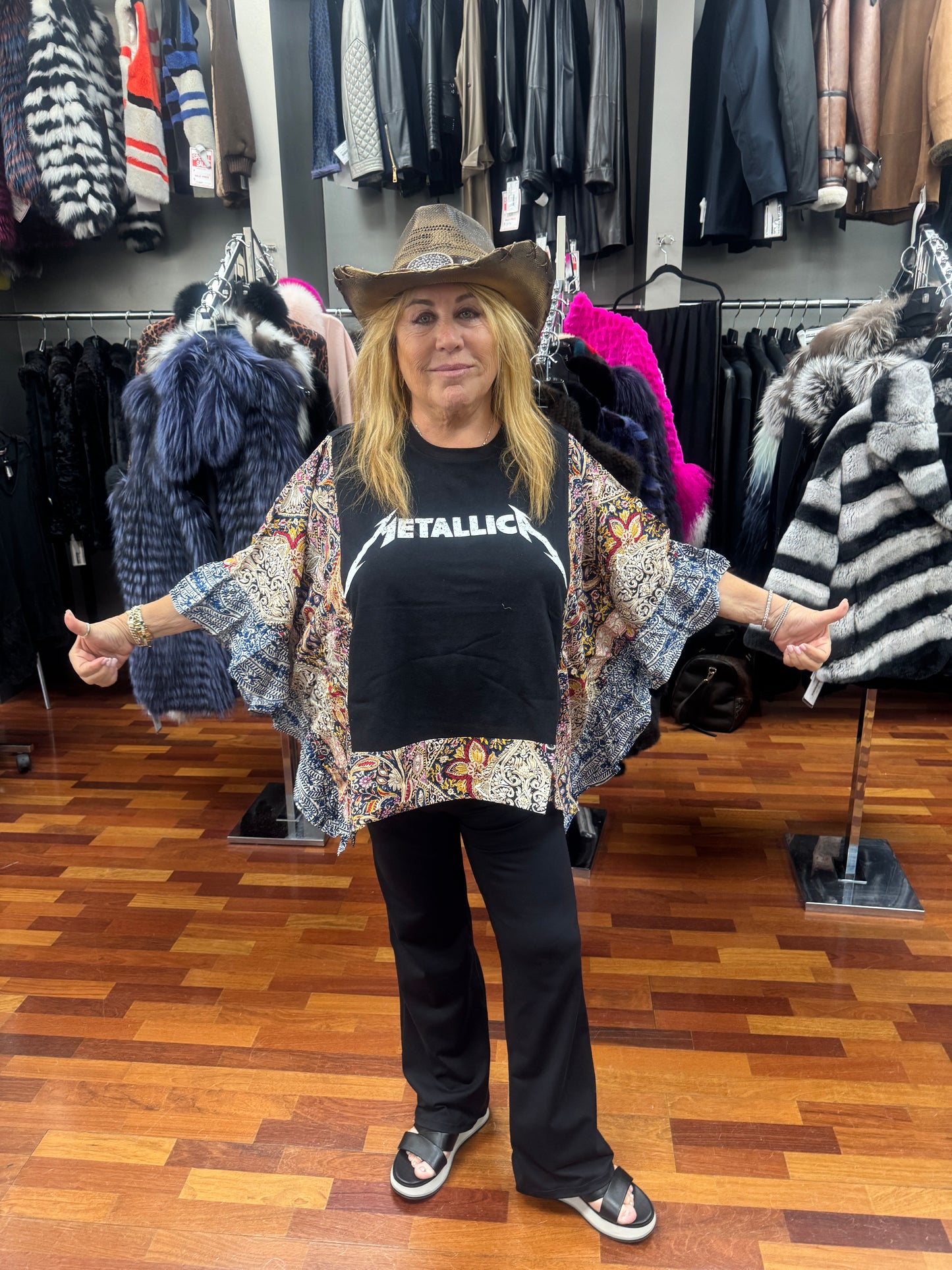 Shannon Passero Band Pullover