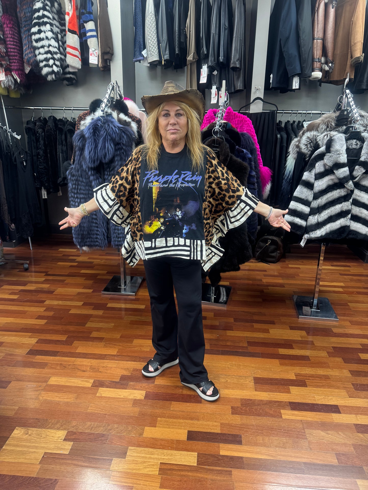 Shannon Passero Band Pullover