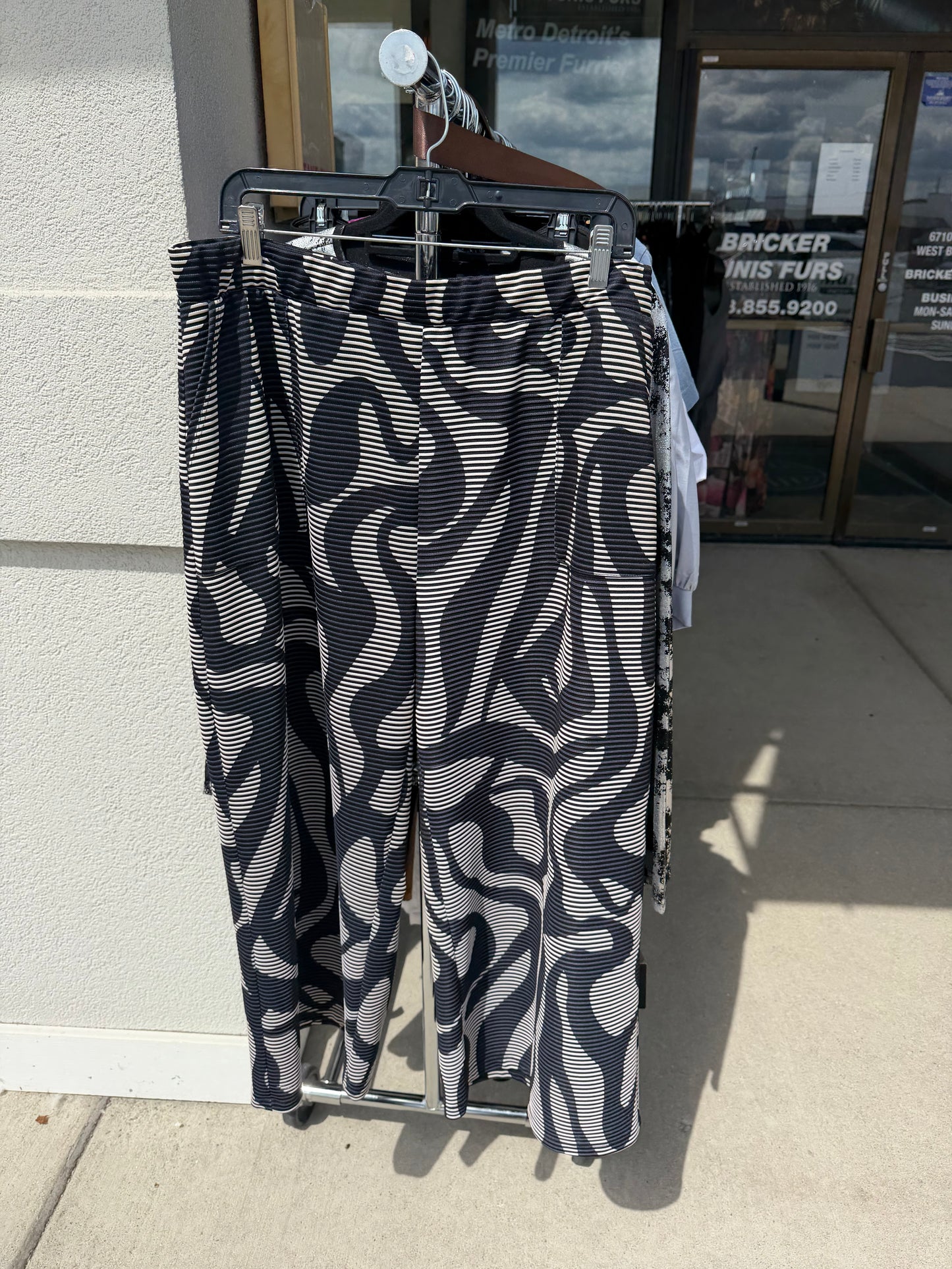 Compli-K Two Toned Crop Pant