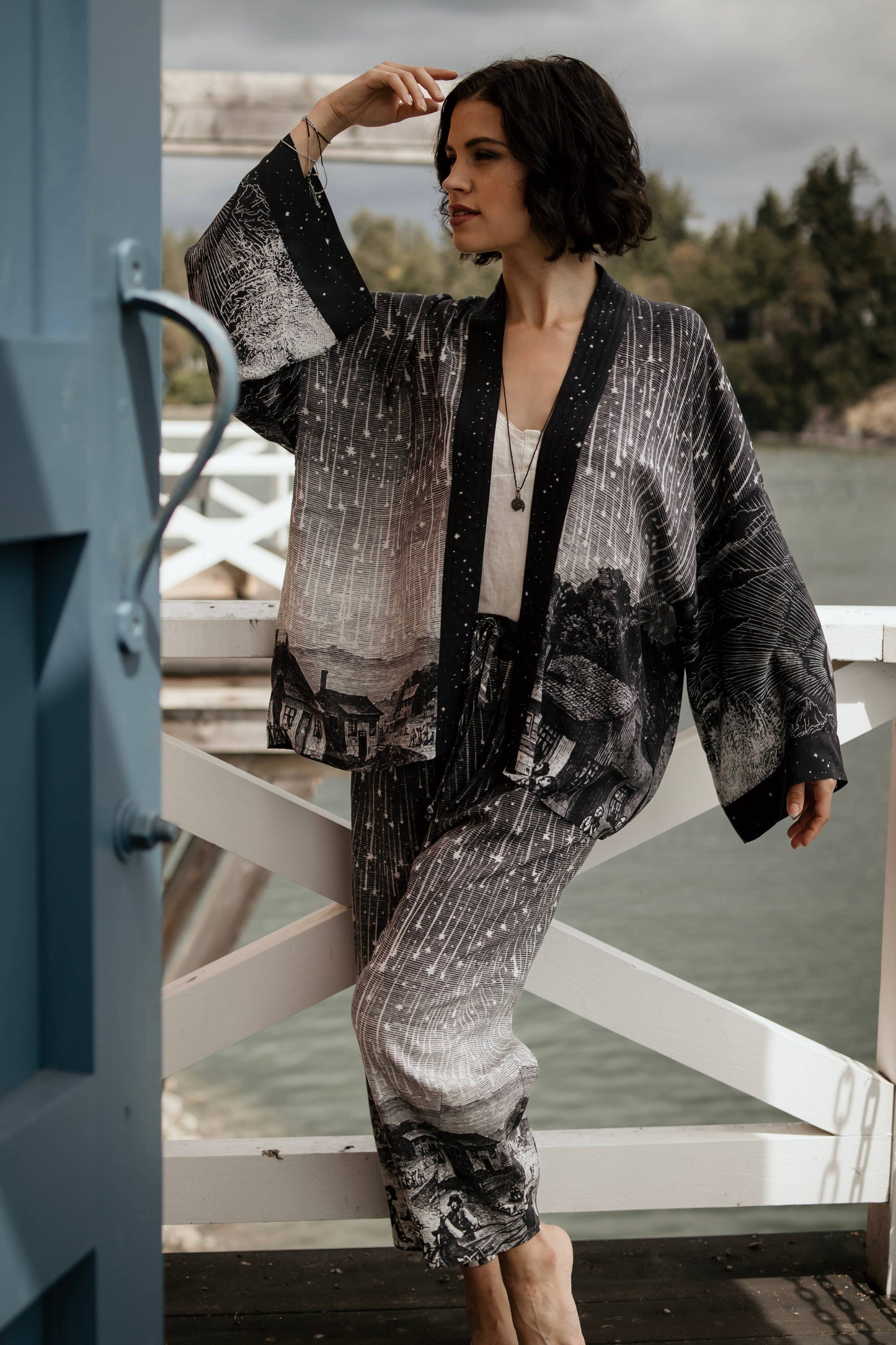 Market of Stars Stargazer Pixie Duster Cropped Kimono w/ Falling Stars O/S