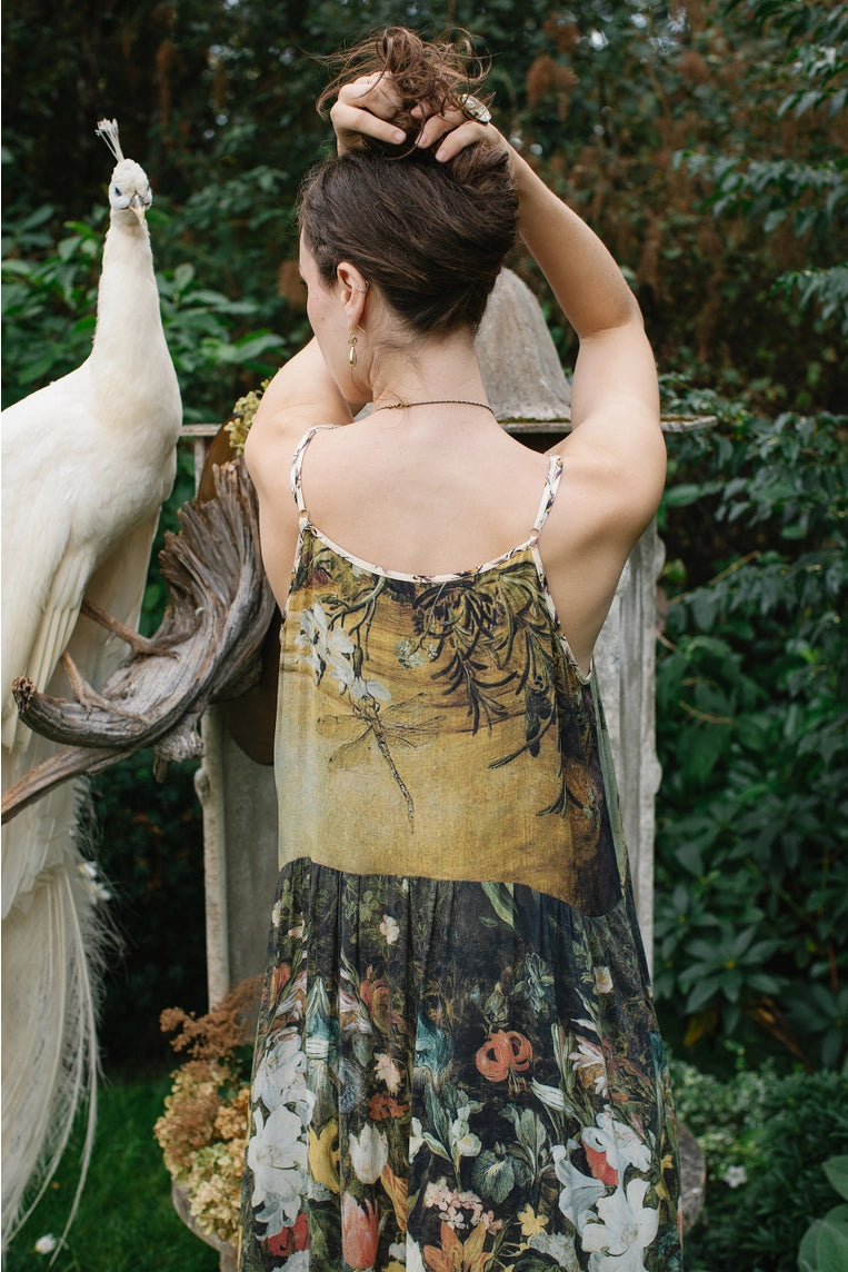 Market to the Stars I Dream in Flowers Bohéme Slip Dress With Bees