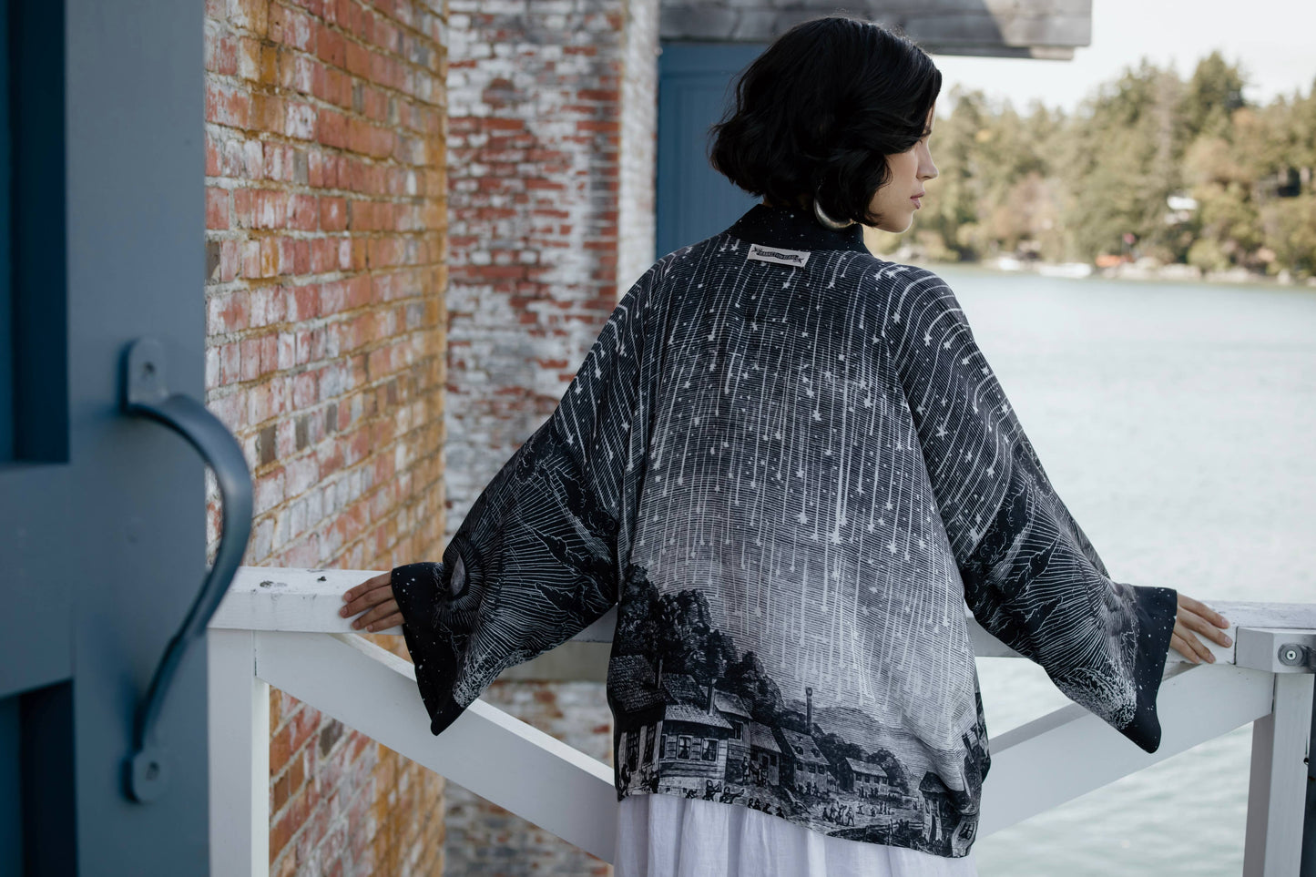 Market of Stars Stargazer Pixie Duster Cropped Kimono w/ Falling Stars O/S
